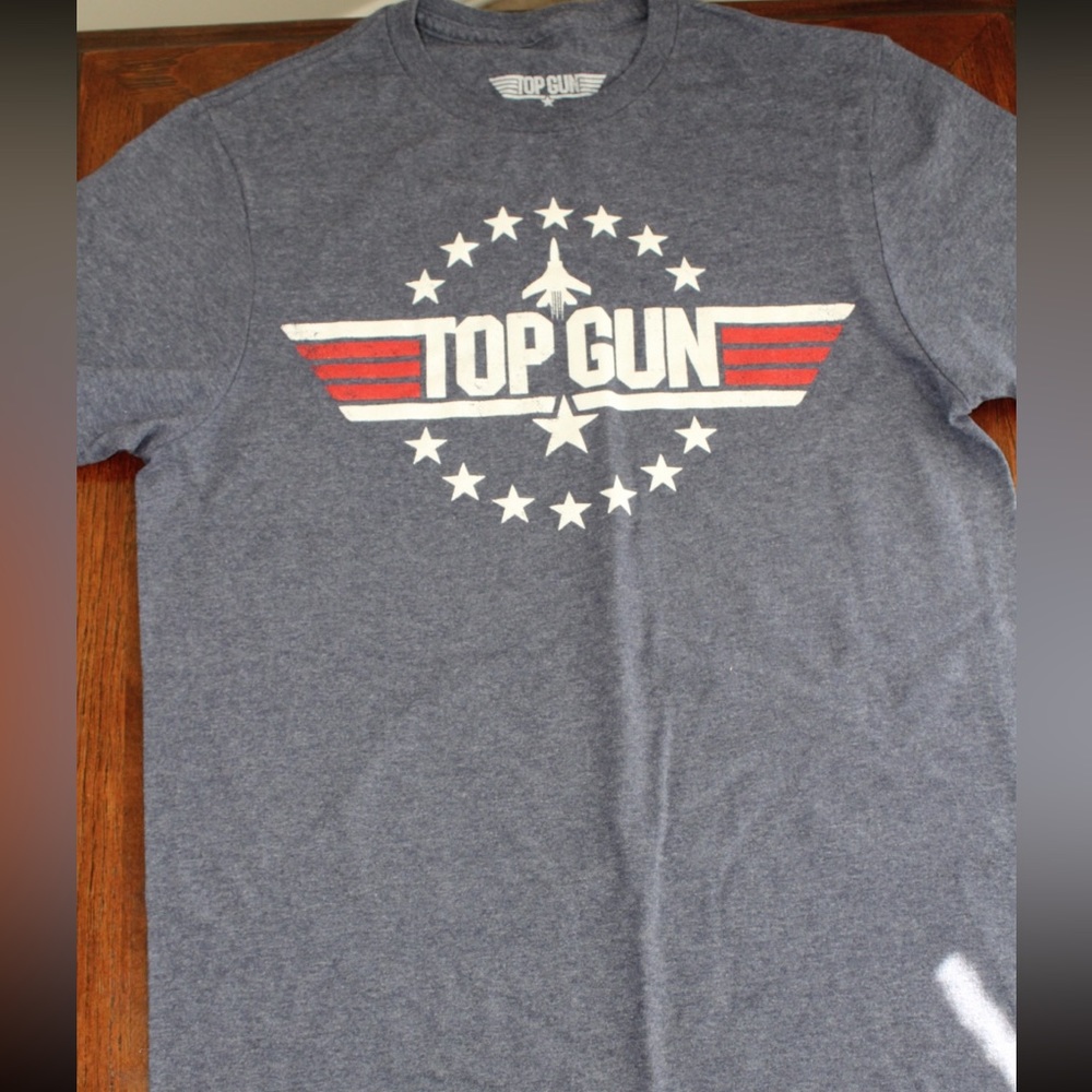 Top gun t-shirt size small